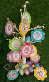 Stitchery Doo Dah!! Second edition gift tag decoration Pattern